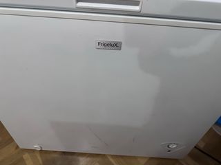 Congelador blanco en buen estado