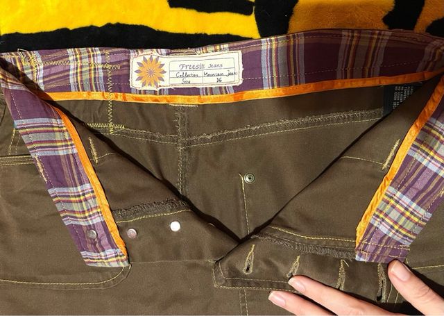 Falda marrón con botones