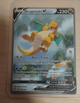Carta Pokémon Dragonite V Español