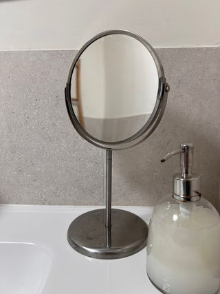 Espejo de aumento Ikea metal plateado