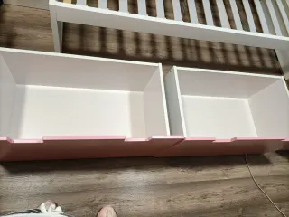 Dormitorio juvenil blanco y rosa