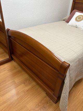 Cabecero madera 1.05 + colchón + mesita