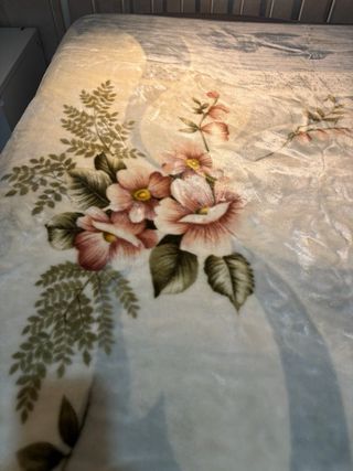 Manta de matrimonio rosa y blanca