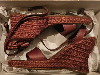 Sandalias cuña esparto trenzado marrón