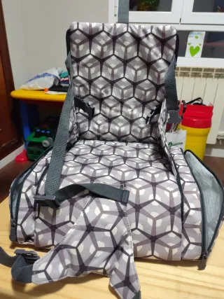 Trona portátil con estampado geométrico