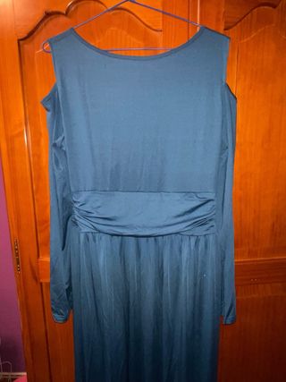 Vestido largo azul con raja en la pierna 