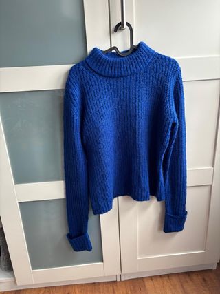 Jersey azul cuello alto a ESTRENAR