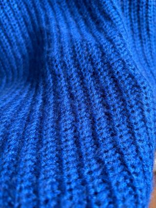 Jersey azul cuello alto a ESTRENAR