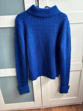 Jersey azul cuello alto a ESTRENAR