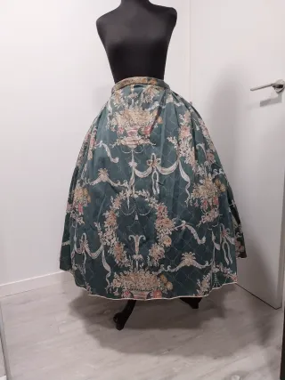 Falda de indumentaria con estampado floral