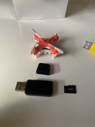 Dron con cámara Naranja y Blanco