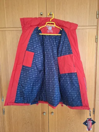 Abrigo JOLUVI impermeable plumas rojo