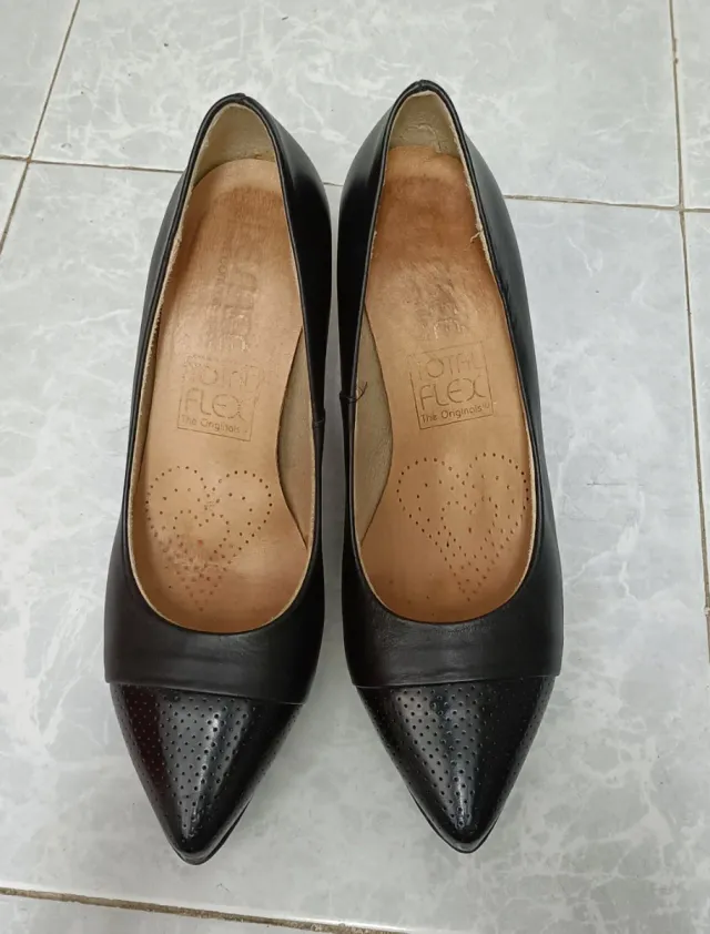 Salones tacón T.37 negros