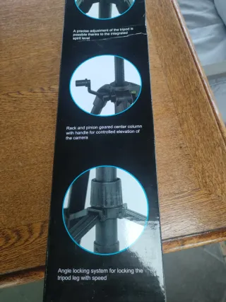 Trípode fotográfico negro