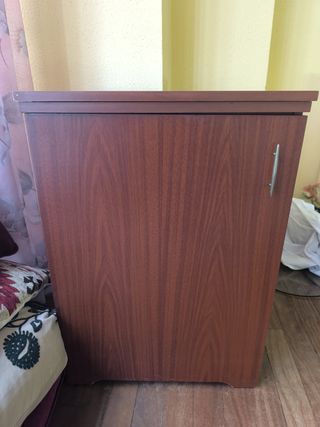 Máquina de coser Alfa con mueble