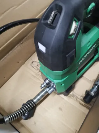 Engrasador Hikoki 18V + Batería 5Ah y cargador