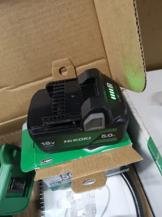 Engrasador Hikoki 18V + Batería 5Ah y cargador