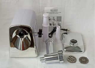 Nuovo tritacarne con accessori
