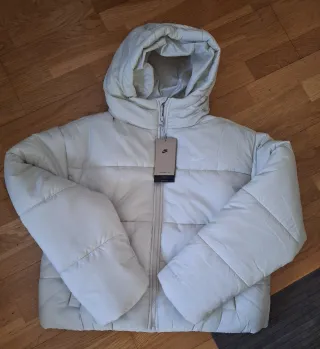 Chaqueta Nike acolchada crema Talla M
