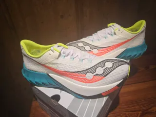 Saucony Endorphin Pro 4 T45 r8egalo calcetin técni