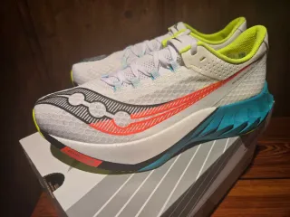 Saucony Endorphin Pro 4 T45 r8egalo calcetin técni