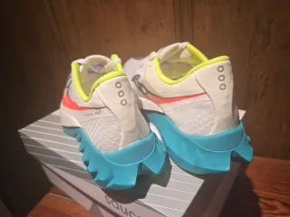 Saucony Endorphin Pro 4 T45 r8egalo calcetin técni