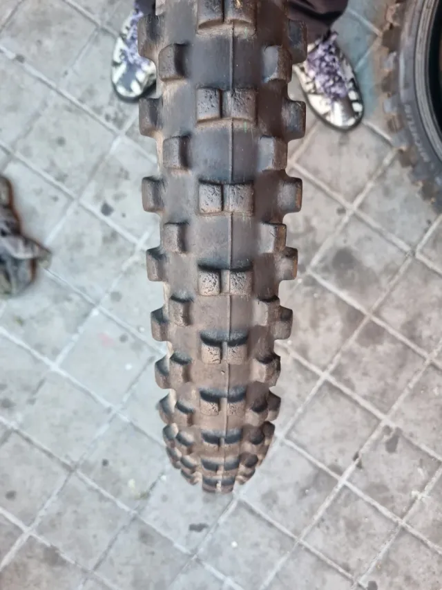 Pneumatico per moto fuoristrada 80/100-21