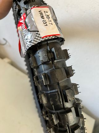 Neumático Vee Rubber 17 Vespino