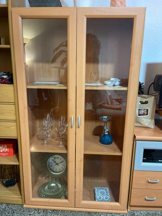 Mueble de salón madera y cristal