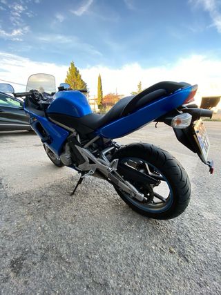 Kawasaki ER6F Azul