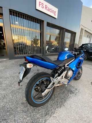 Kawasaki ER6F Azul