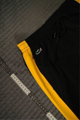 Chándal Lacoste Negro y Amarillo