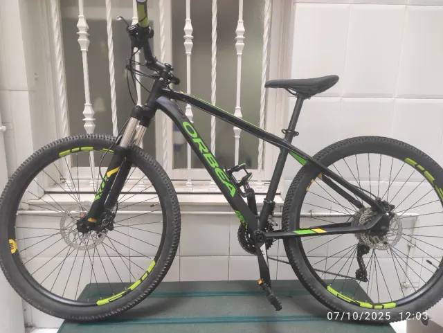 Bicicleta Montaña Orbea Negra y Verde de segunda mano por 400 EUR