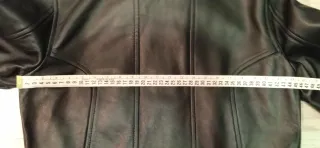 Cazadora piel chica negra Ushuaïa (Ibiza).