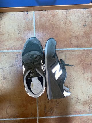 Zapatillas New Balance grises y verdes