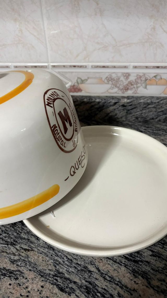 Quesera cerámica con diseño de melocotones