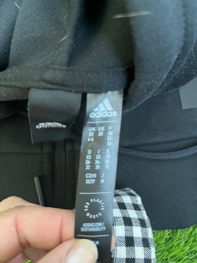 Sudadera Adidas con capucha y cremallera