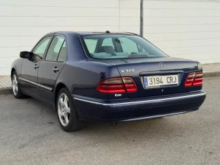 Mercedes-Benz Clase E 2001