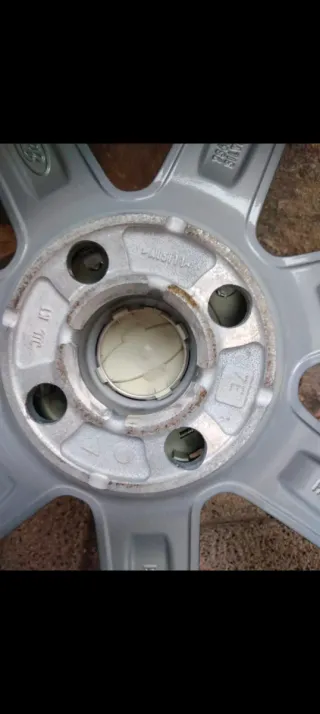 Llantas titanium Ford 16 4 tornillos