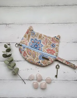 Monedero gatito estampado floral