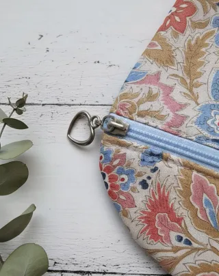 Monedero gatito estampado floral