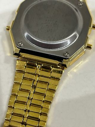 Reloj Dorado Digital correa acero