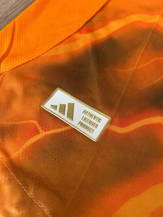 Camisola Wolverhampton 25/26 kit