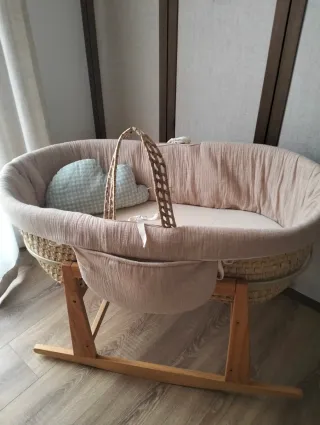 Mecedora Cuco Bebé Mimbre y Tela