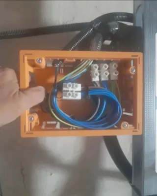 ELECTRICISTA ECONÓMICO PROFESIONAL