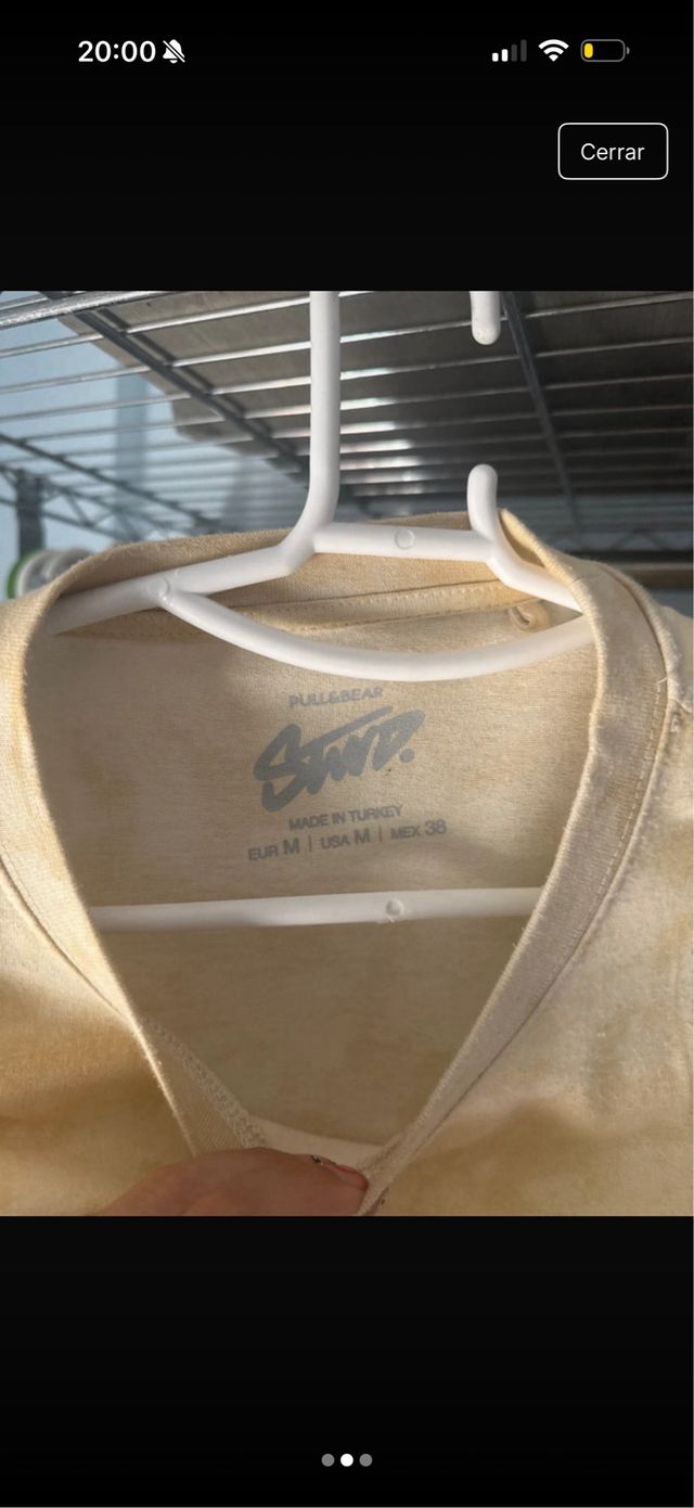 Camiseta Pull&Bear amarilla con estampado