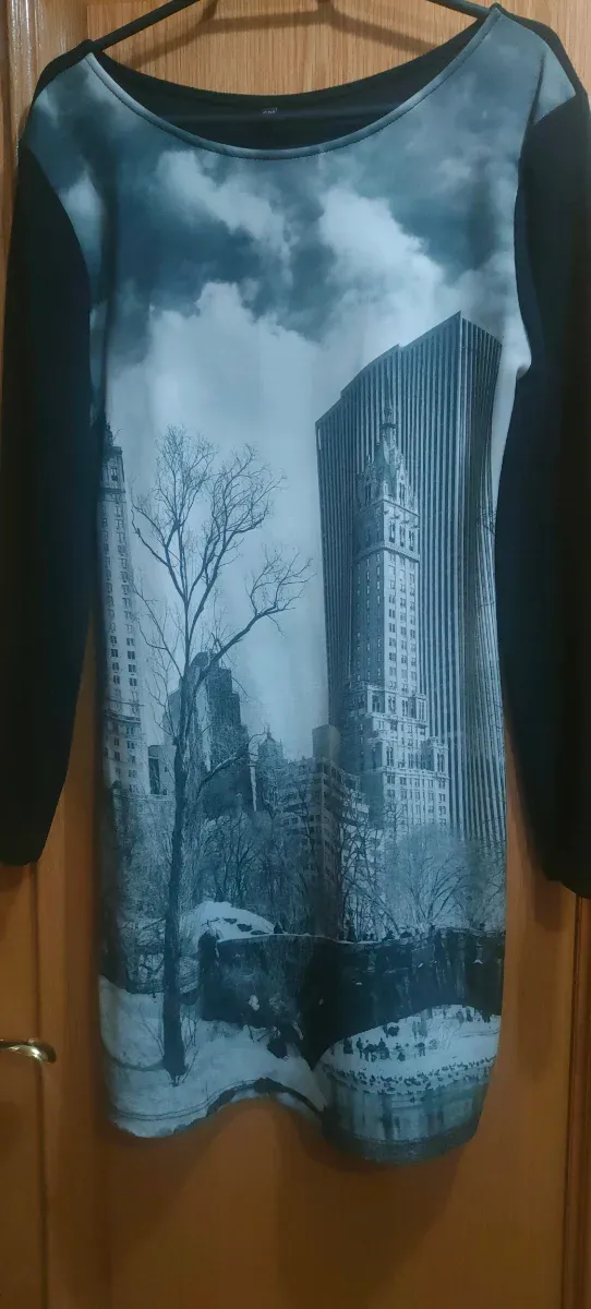 Vestido estampado ciudad manga larga