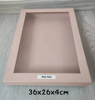 Scatola Miu Miu Rosa con Finestra Trasparente