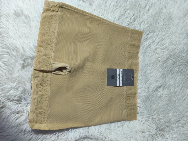 Faja Shorts Beige Talla L