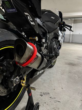 Yamaha R1 GYTR